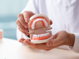 1.骨が不足していても、インプラント治療は受けられますか？